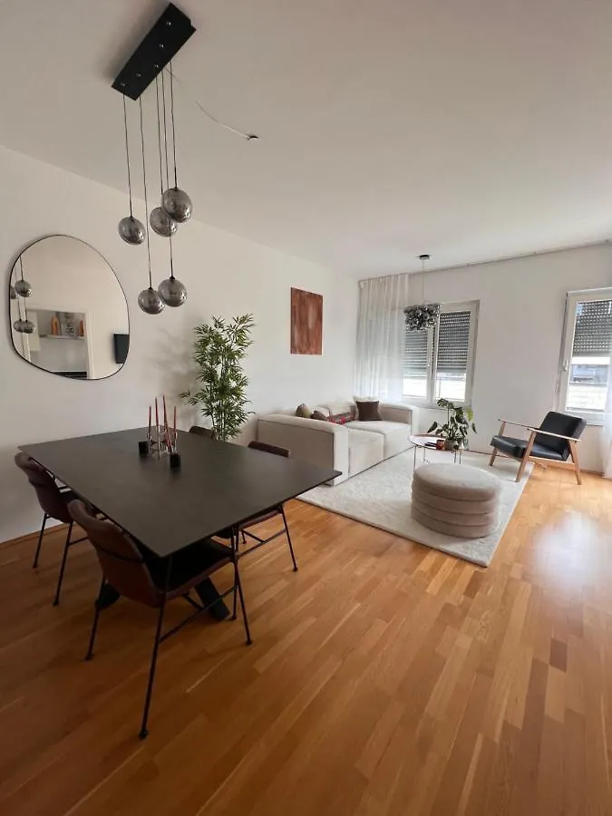 Modern 2-Room Apartment In The Heart Of München